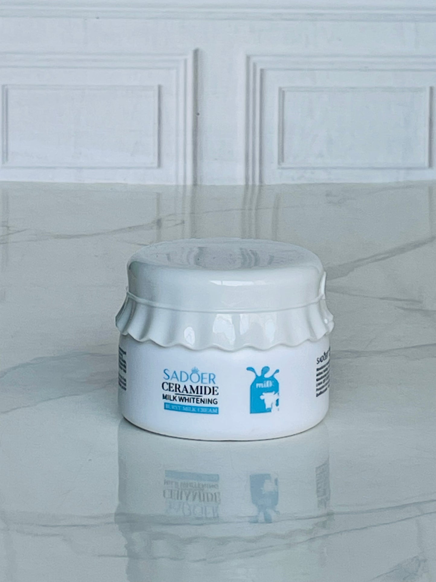 Crema facial hidratante de leche blanqueadora Sadoer