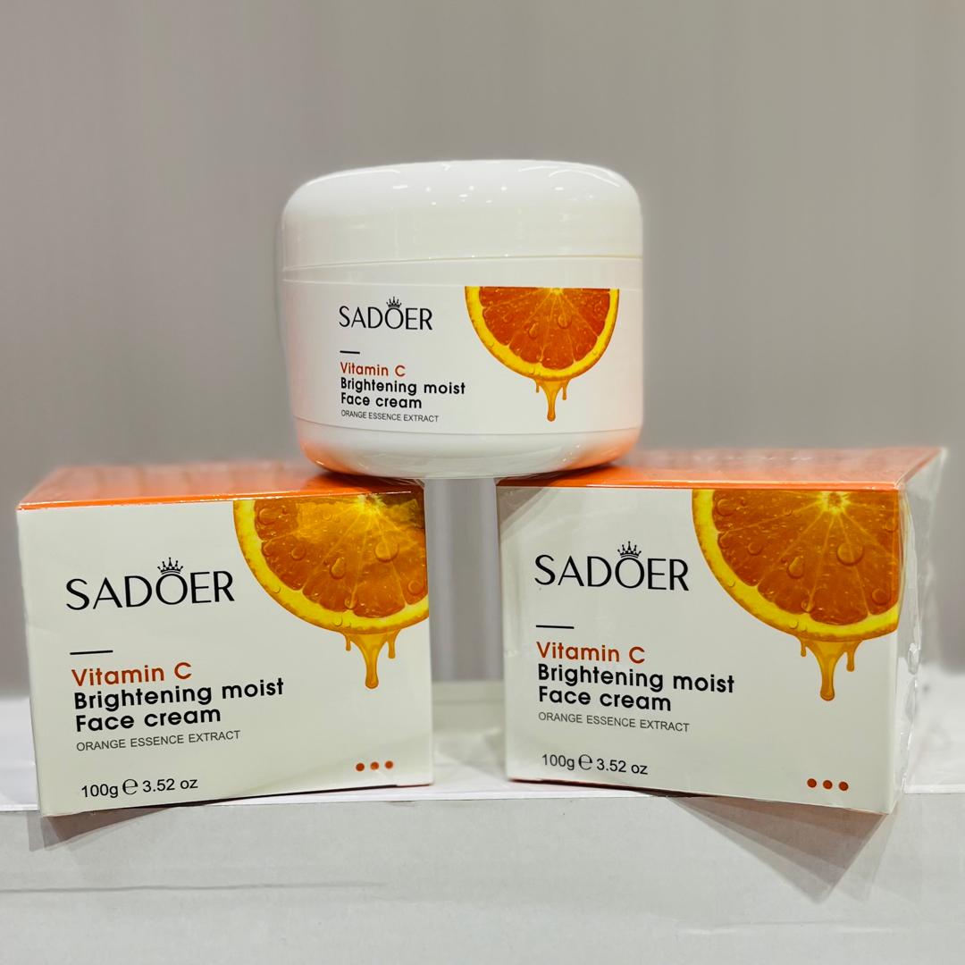 Exfoliantes Facial con Vitamina C de Sadoer