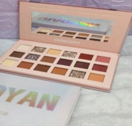 Paleta de sombras 18 tonos