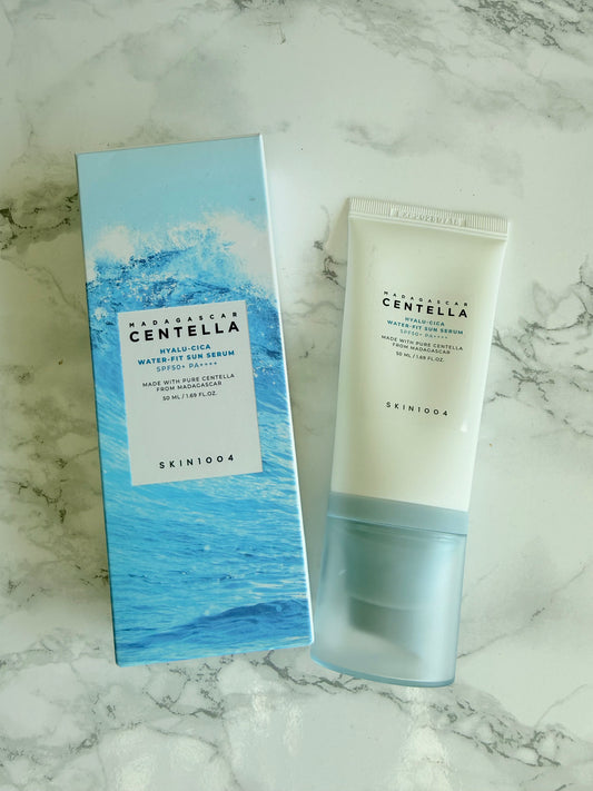 Protector Solar SKIN1004 Madagascar Centella Hyalu-Cica Sun Serum SPF50+ PA++++ – Hidratante y Calmante
